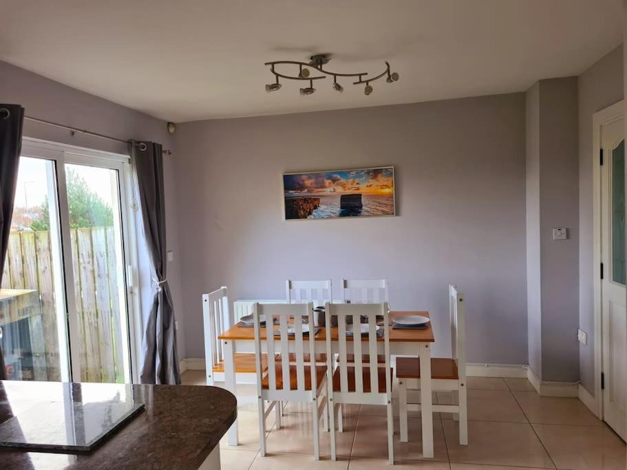 Bundoran Seaside Stays House - Wifi, Large Spacious Home Exterior photo